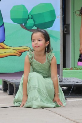 Niños brillan con su talento en lanzamiento de campaña
