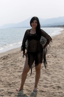 Honduras: Bellas turistas presumen esculturales cuerpos y atrevidos trajes de baño en feriado
