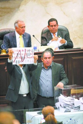 Detectan traiciones en los cuatro partidos