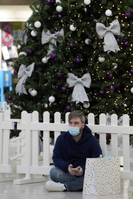 Éxodo masivo, confinamiento y miedo: el ambiente en Londres tras mutación del virus