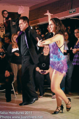 Tonifique su cuerpo al ritmo de salsa