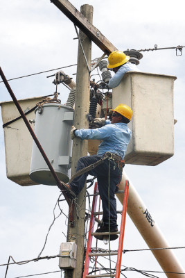 Andi señala a Lobo Sosa por demanda contra la ENEE