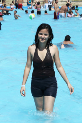 Bajo el resplandeciente sol, mujeres hondureñas derrochan belleza