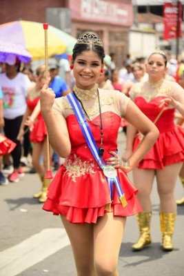 Elegancia, belleza y estilo derrocharon palillonas de SPS y El Progreso