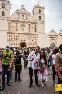 Zombie Walk HN: El terror se desató en la capital