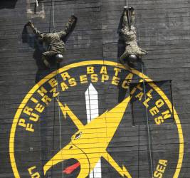 Los miembros de la Policía Militar continúan en intenso entrenamiento.