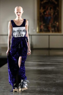 Modelo con inusual apariencia rompe estereotipos de belleza