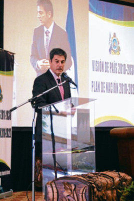 Diálogo y discusión por la identidad regional