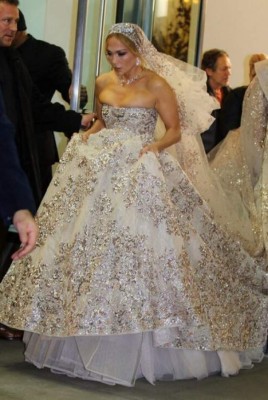 Los glamorosos vestidos de novia que ha usado Jennifer López (FOTOS)