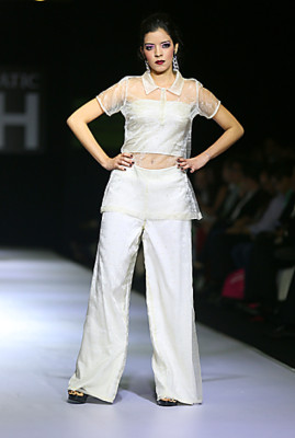 Una trilogía sesentera con toques roqueros