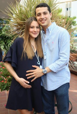 Una dulce espera para Alessandra y Óscar Moreno