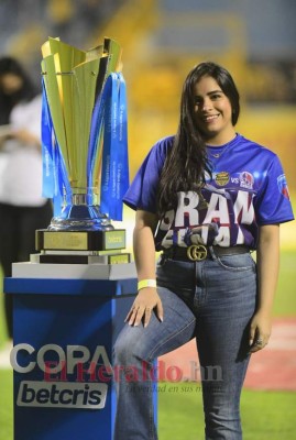 FOTOS: Bellas aficionadas visitaron el Morazán para disfrutar la final