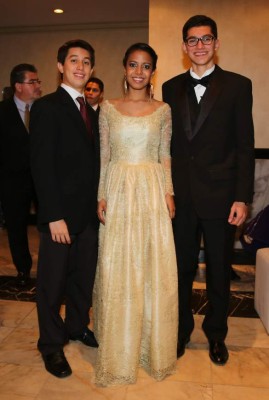 Sobria y elegante pasarela juvenil