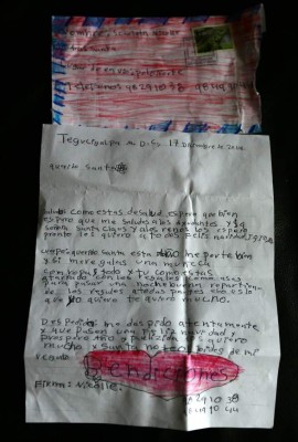 Santa cumple los sueños de los niños que creen en él