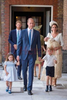 Fotos: Así fue el bautismo del príncipe Louis, sobrino de Meghan y Harry