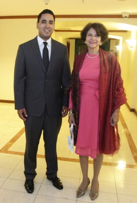 Enamorados, unidos por la fe del Divino Creador