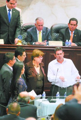 Detectan traiciones en los cuatro partidos