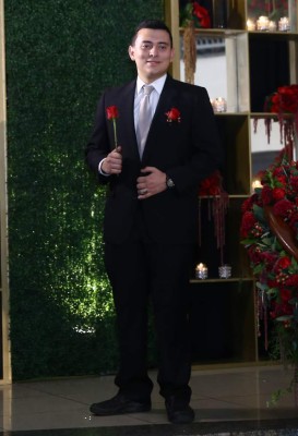 Los elegantes caballeros en la Prom 2017 de la Macris School