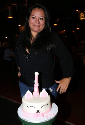 Cariñoso festejo para Pilar por su cumpleaños