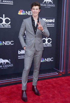 Los famosos que marcaron un original estilo en la alfombra roja de los premios Billboard 2018