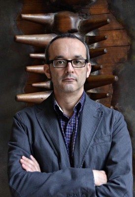 Juan Carlos Abril y su antología 'Esperar es un camino”