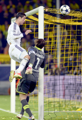 Lewandowsky se agiganta y destroza al Real Madrid