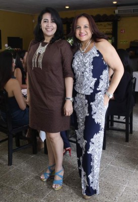 Festejan que un nuevo angelito está por nacer