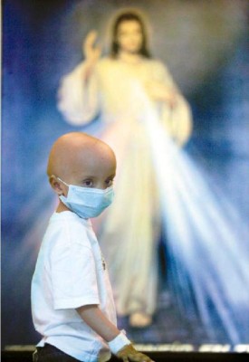 Dramática lucha con las manos vacías