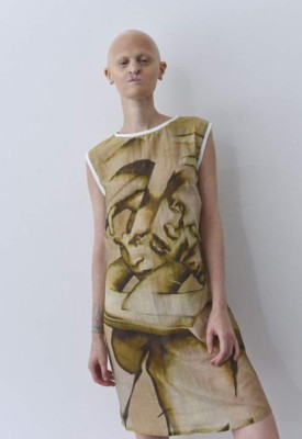 Modelo con inusual apariencia rompe estereotipos de belleza