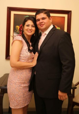 Celebran romántica velada de compromiso matrimonial