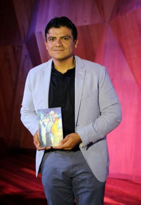 Giuseppe vijil presentó su primer libro 'Ángel y otros relatos'