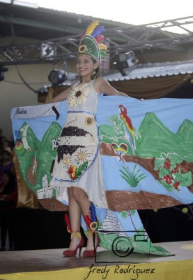 Sabanagrande presume sus bellas mujeres en feria tradicional