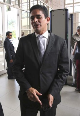 No existe en la ley candidatos por consenso