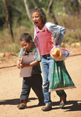 Santa no olvidó a sus niños de Azacualpa y Santa Elena