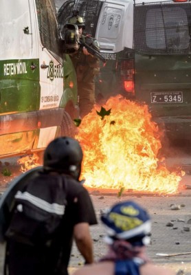 Revuelta social sigue en Chile con potentes protestas en Santiago (FOTOS)