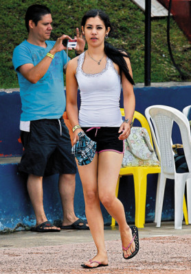 Hermosas hondureñas adornan los balnearios