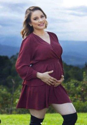 Hermosa y radiante, así luce la guapa chef Keyla Martínez embarazada