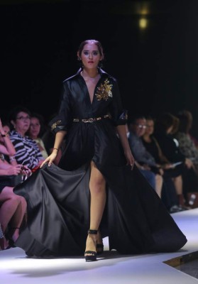 Elegancia y sobriedad iluminaron pasarelas de Piso Diez Diseño