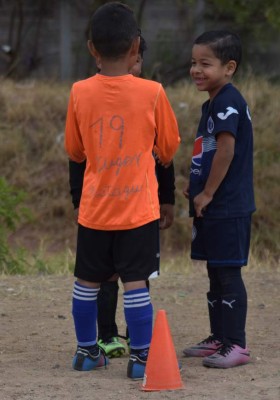 Jonathan Rougier le cumple el sueño a fiel seguidor de siete años