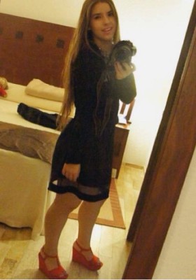 Burlas en la web por sensual joven que intentó sobornar a las autoridades&nbsp;&nbsp;