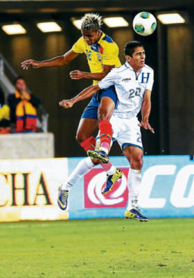 Costly mantiene de pie a Honduras