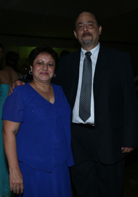Enamorados anuncian la fecha de su boda