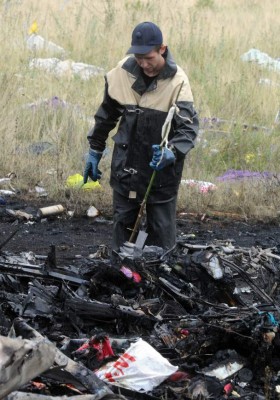 Indignación mundial por abatimiento de avión malasio