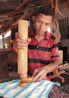 Artesanos del sur sueñan con exportar sus productos