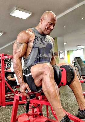 FOTOS: 'La Roca' y sus poderosos músculos para 'Hércules'