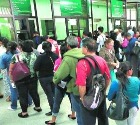 A muchos pacientes que llegan a consulta se les notifica que su planilla no está vigente.