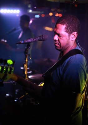 Noches al ritmo del rock en la capital de Honduras