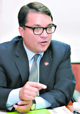 Marlon Brevé: El futuro está en carreras técnicas