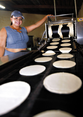 Las tortillas que alimentan a los hondureños