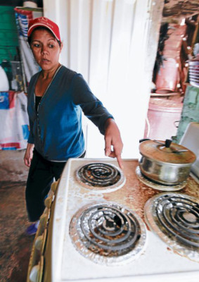 Lluvias colapsan tubería madre que inunda siete viviendas